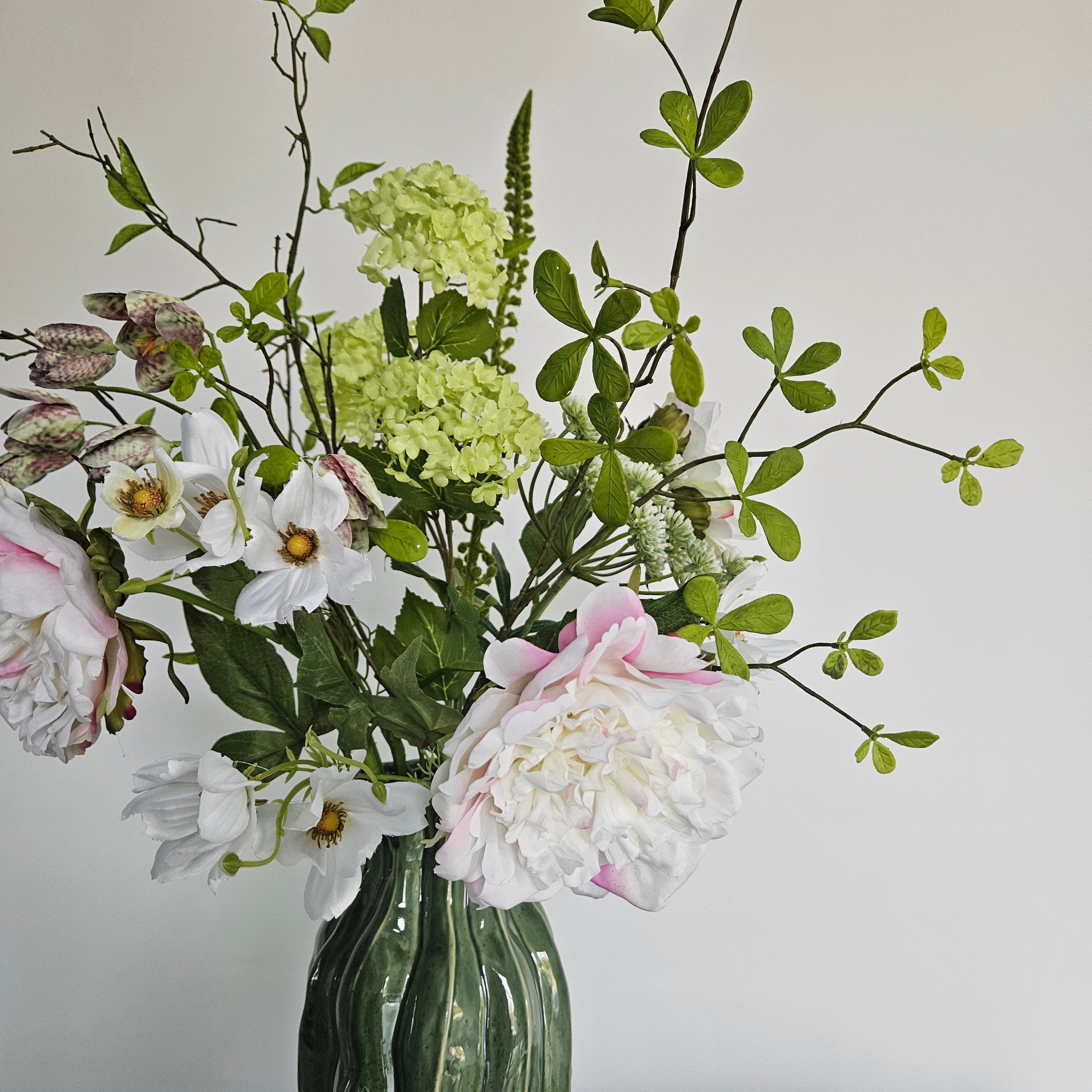 Elodie Medium mit Vase