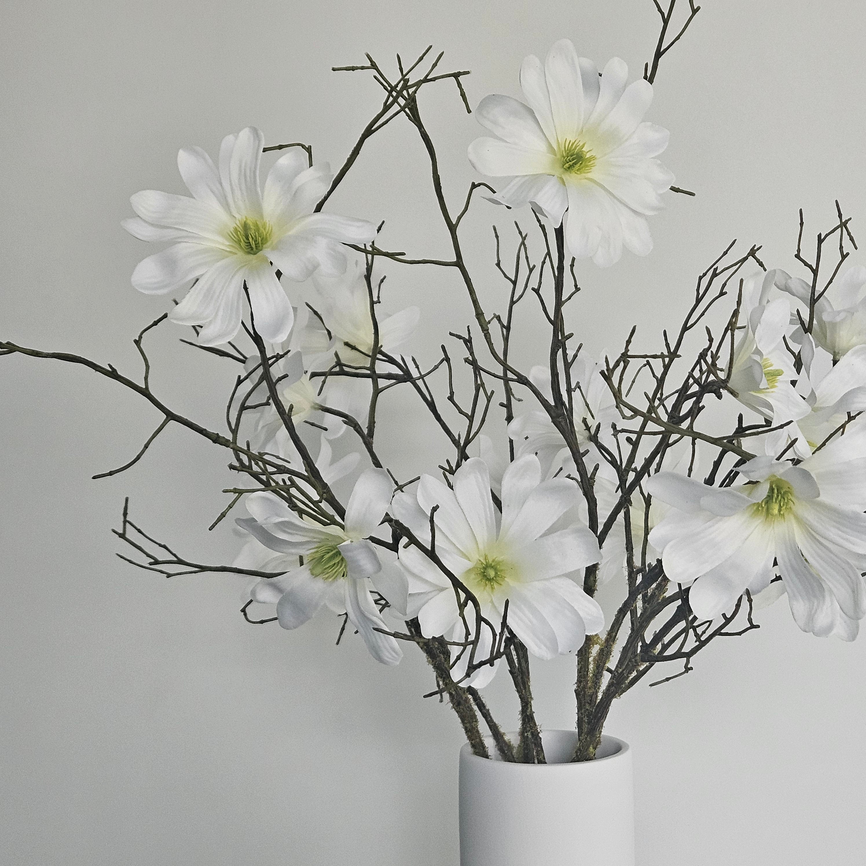 Maeve Small mit Vase